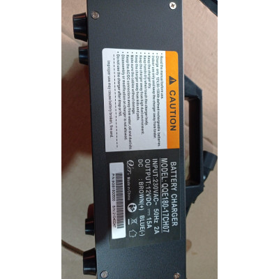 Зарядное устройство для штабелёров DYC/PEMS
12V/15A (Charger)