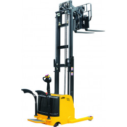 Штабелер самоходный 1,5 т 4,0 м TOR CQDH15A-II с выдвижными
вилами (с платформой)